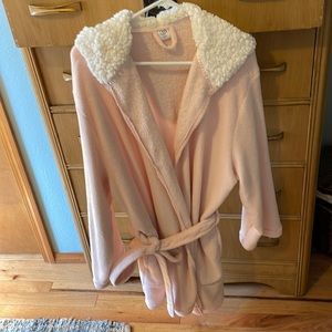 Extra Warm Cozy Robe EUC Perfect for cooler weather  !!